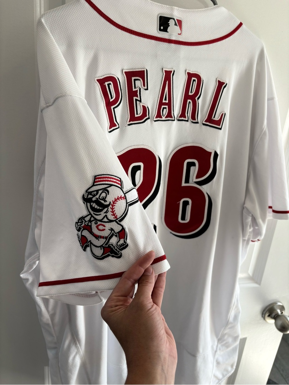 MLB Cincinnati Reds Pearl #26 Jersey with Mascot Patch